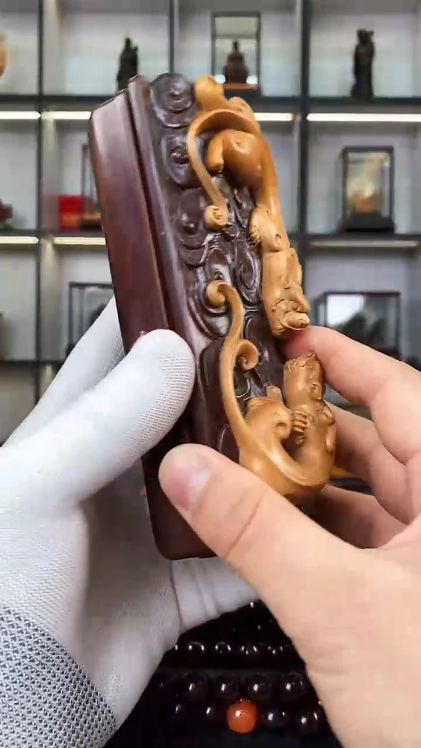 【闪购商品】小叶紫檀其他云纹螭龙盒