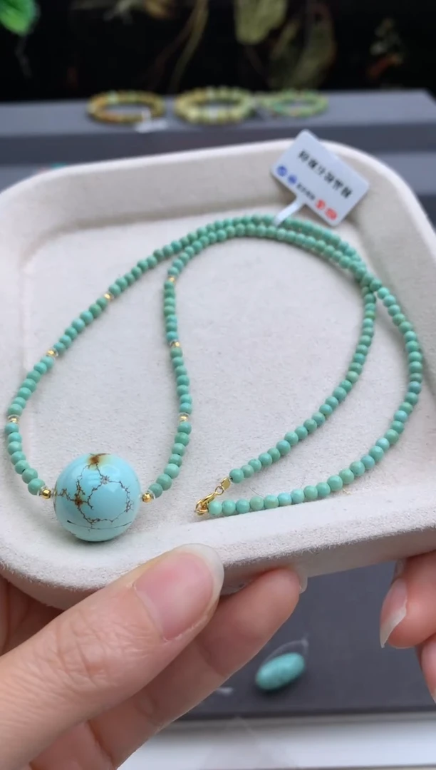 18K金镶嵌绿松石锁骨链茜.A107