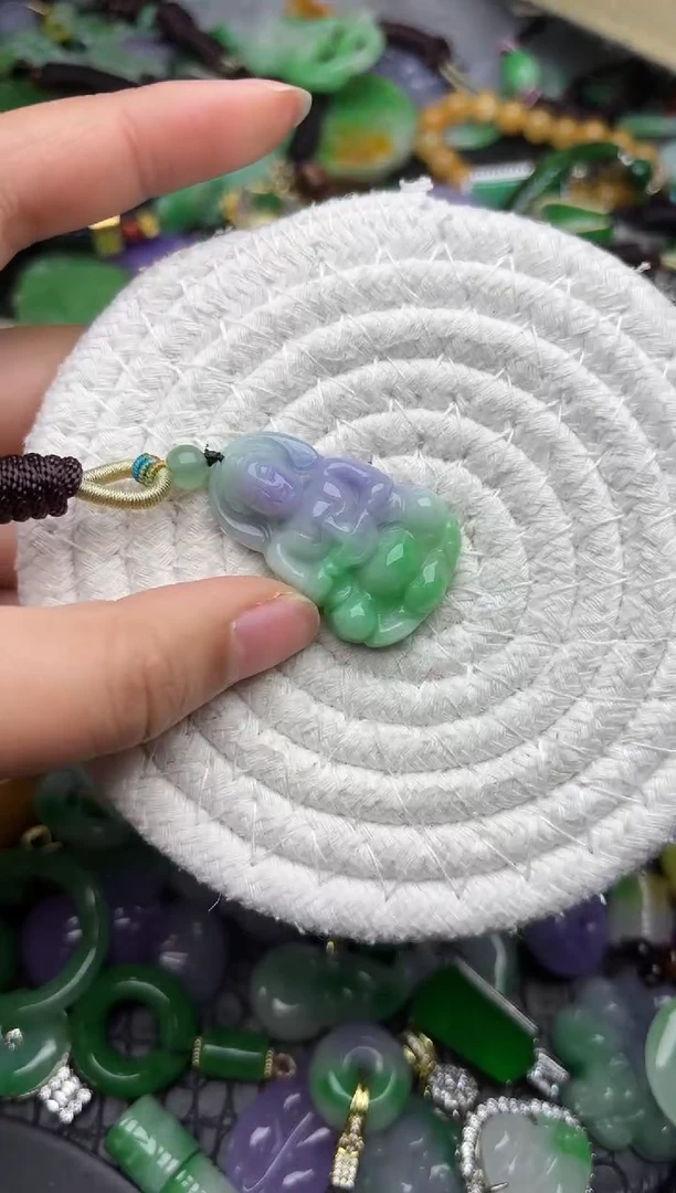 颈饰未镶嵌翡翠缅甸翡翠吊坠
