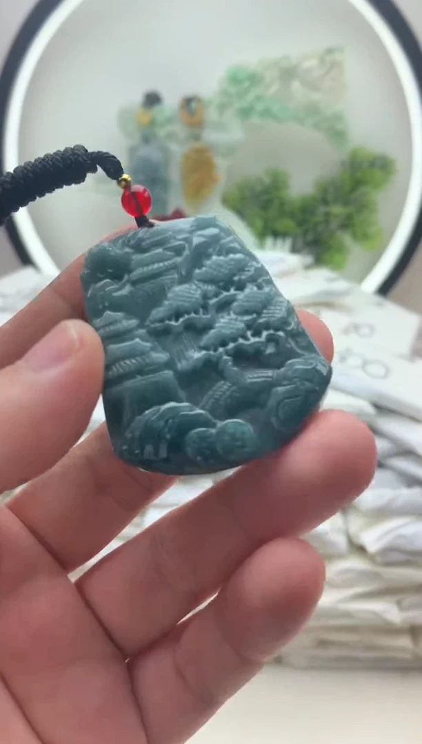 颈饰未镶嵌翡翠山水牌