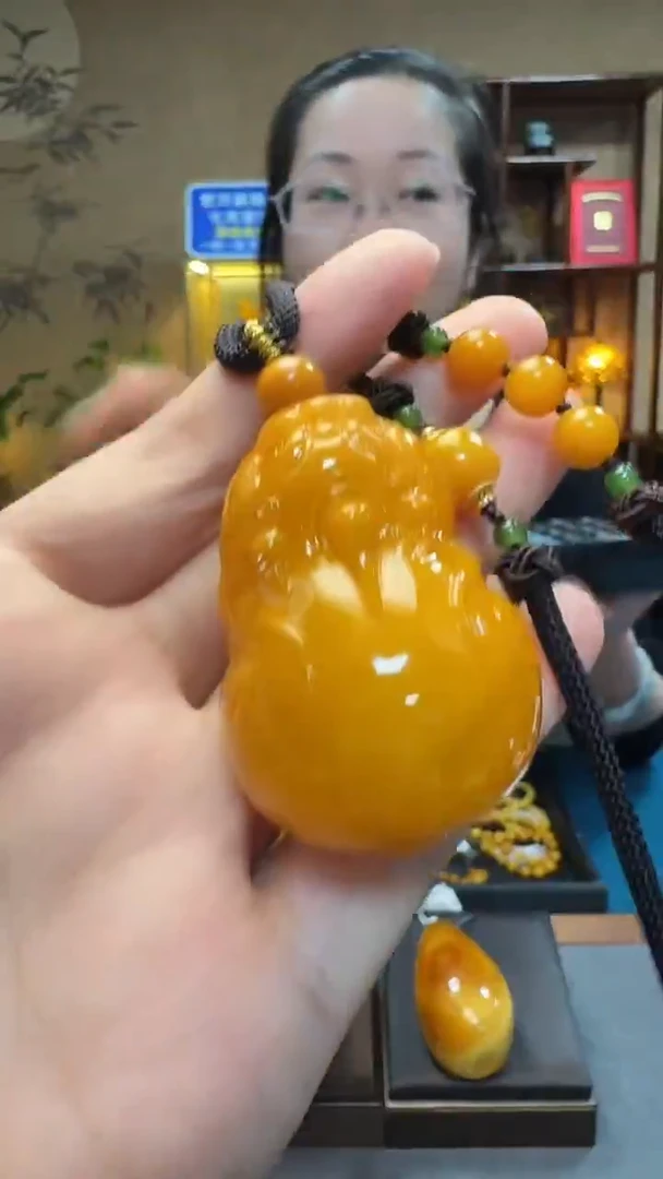 蜜蜡吊坠(不含链)未镶嵌天然保真蜜蜡貔貅套装（送绳子）