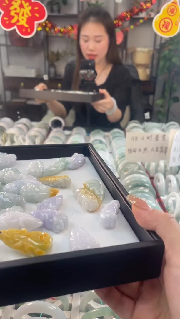 【闪购商品】翡翠吊坠(不含链)未镶嵌多样性发货 发一件