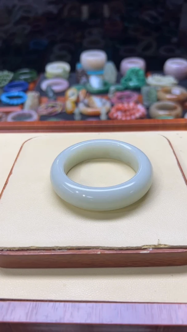 未镶嵌手镯石英质玉开*?154