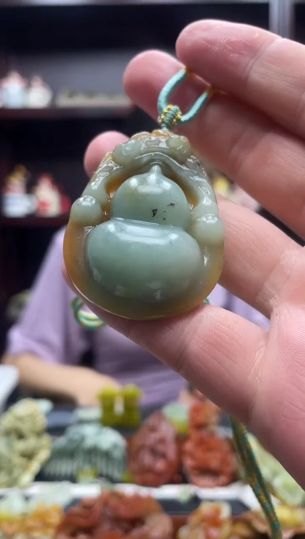 岫玉未镶嵌吊坠·