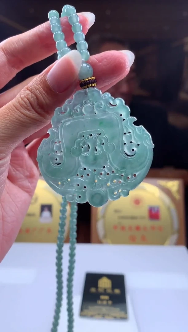 【闪购商品】定制翡翠未镶嵌挂件发货（拍一发一）