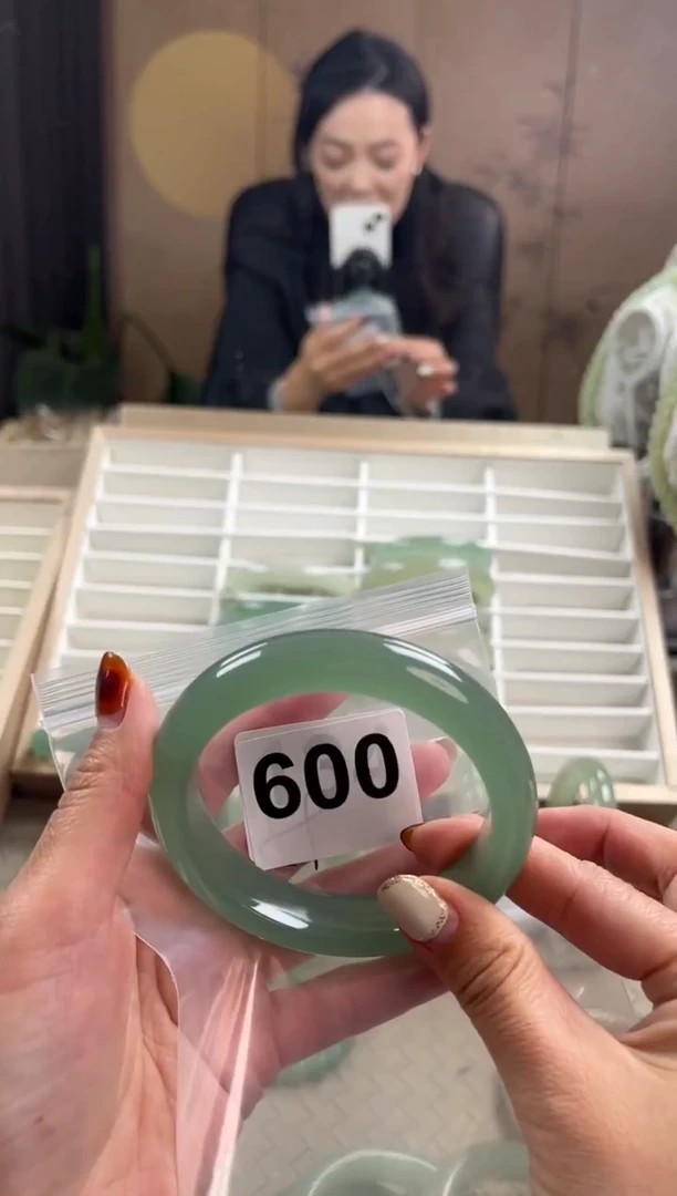 未镶嵌手镯石英质玉阿*600