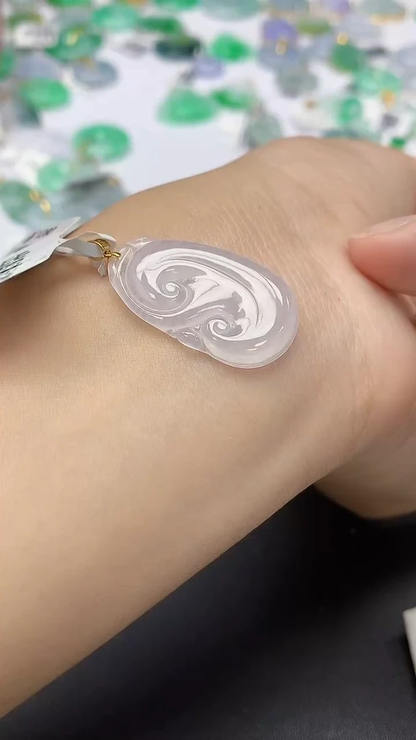 翡翠18K金镶嵌颈饰天然缅甸a货翡翠