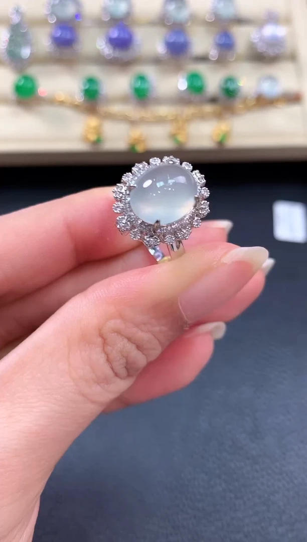 【闪购商品】翡翠戒指18K金镶嵌b73       