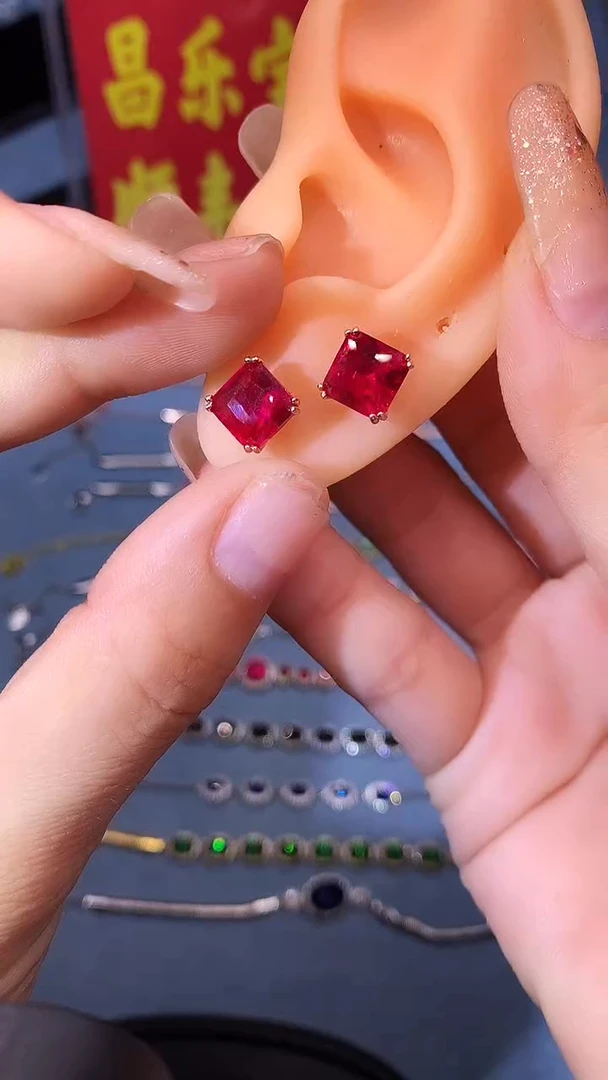 【闪购商品】红宝石耳饰银S925镶嵌111111