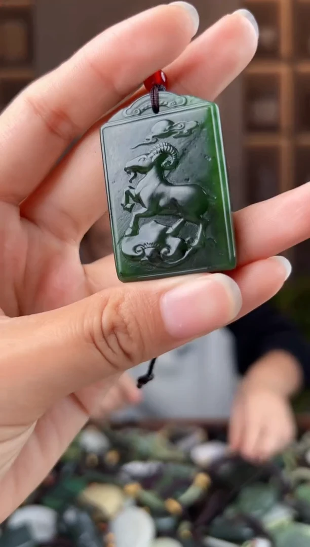 未镶嵌和田玉挂件拍一发一，多样性发货