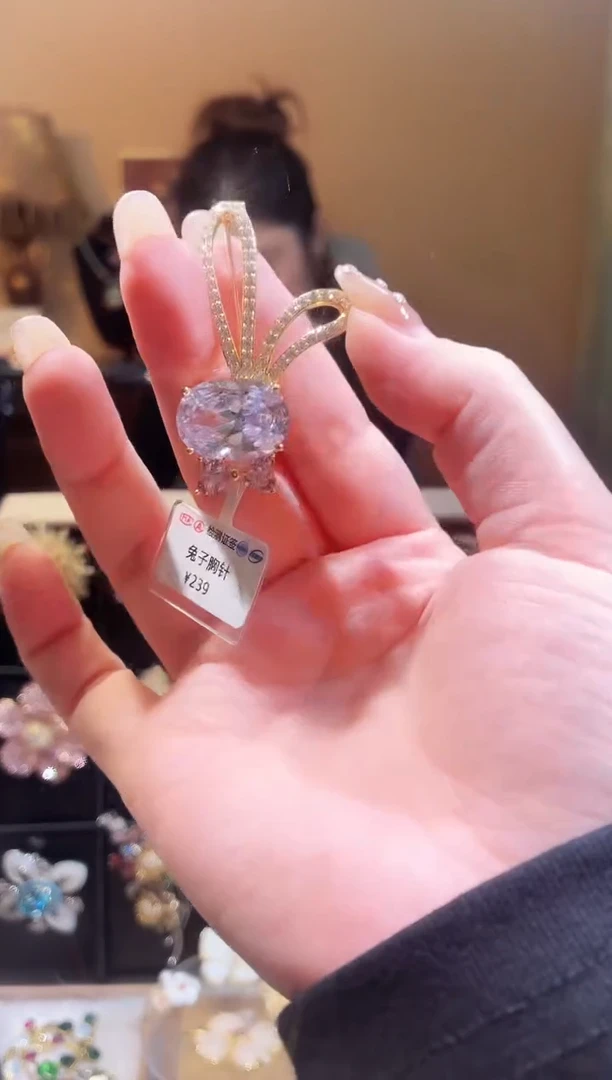 合成立方氧化锆铜合金兔子