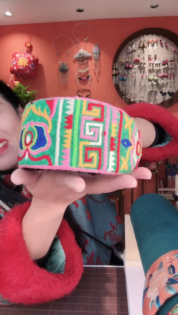 织绣苗银苗绣手工刺绣饰品7