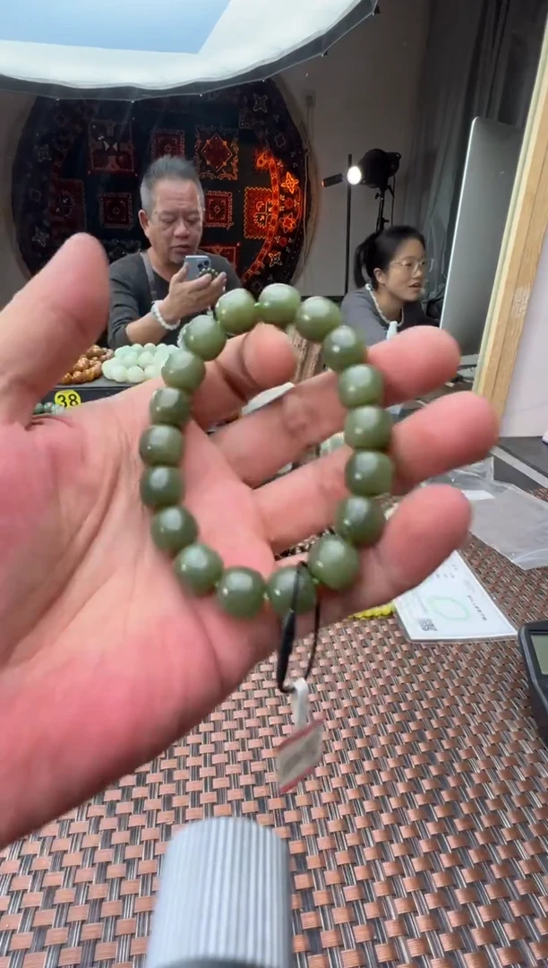未镶嵌手串和田玉沙枣青卡12老型手串