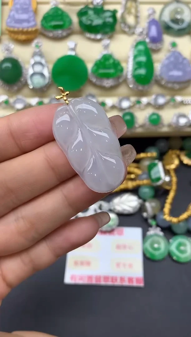 颈饰18K金镶嵌翡翠12-中国好珍宝