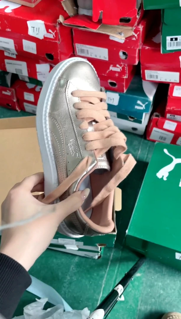 彪马时尚休闲运动鞋37M  K10   底脏