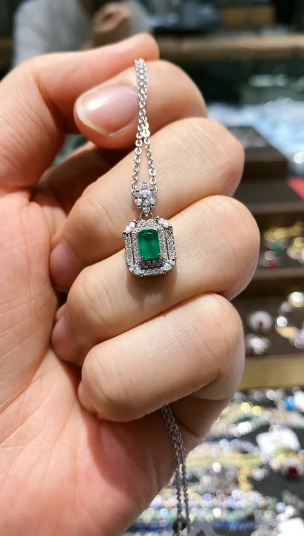 【闪购商品】祖母绿颈饰银S925镶嵌吊坠