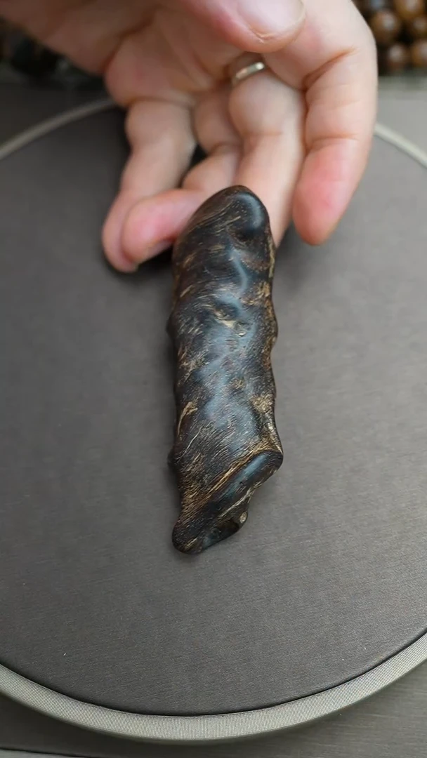 沉香吊坠沉水越南惠安沉香吊坠 18克