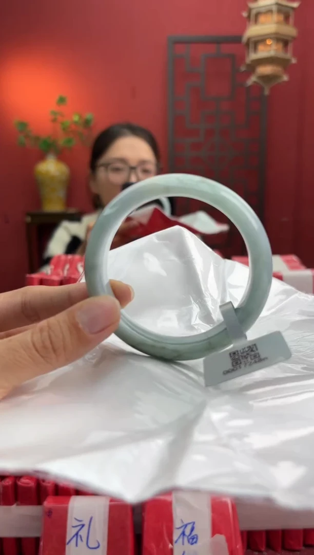 未镶嵌手镯翡翠翡翠手镯2