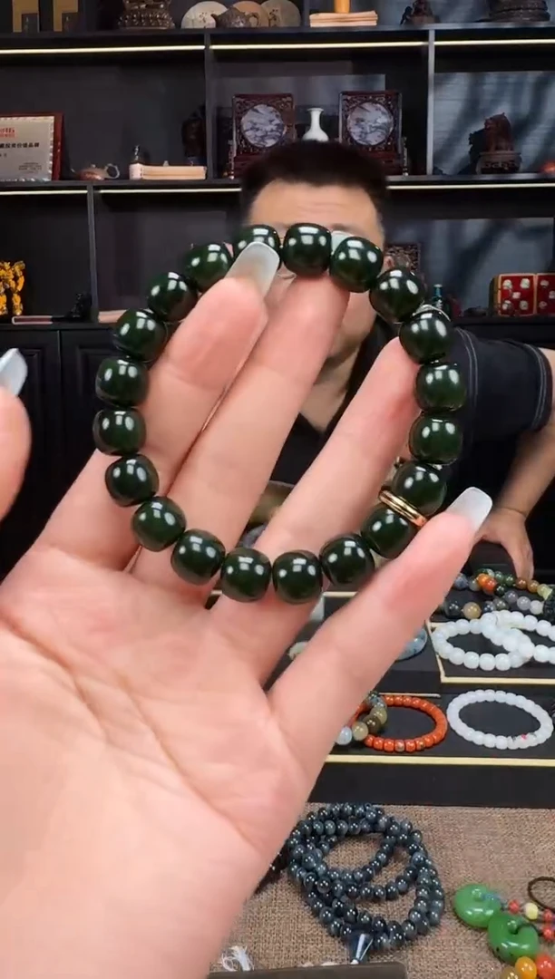 和田玉未镶嵌颈饰11mm碧玉老型手串