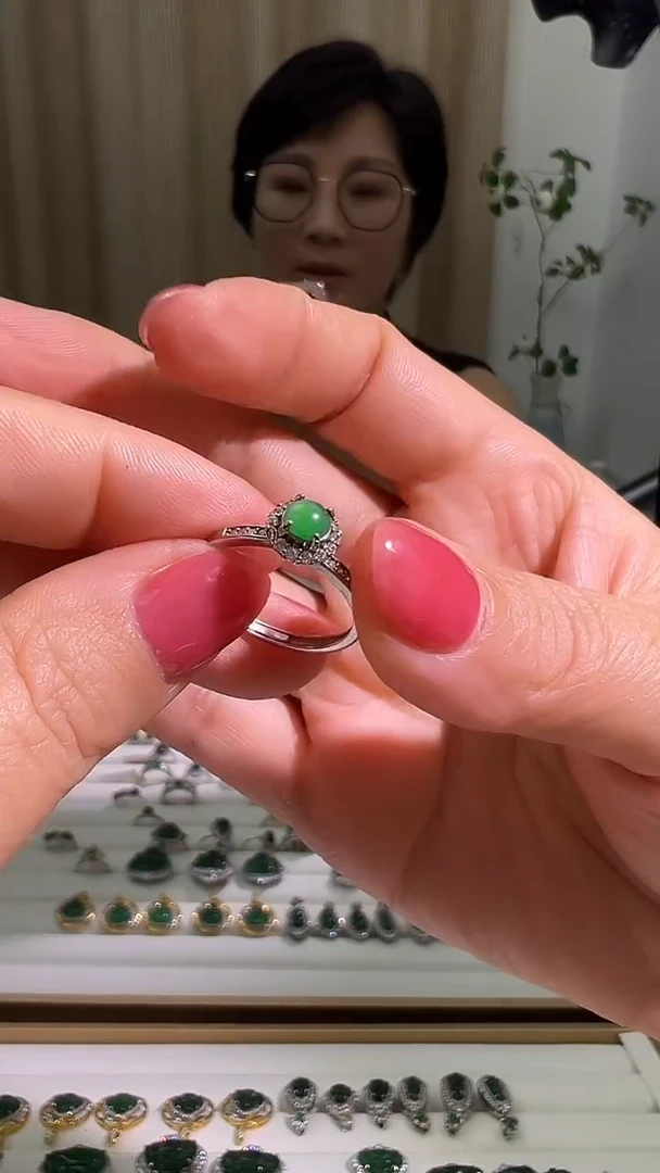 未镶嵌戒指翡翠简约翡翠戒指