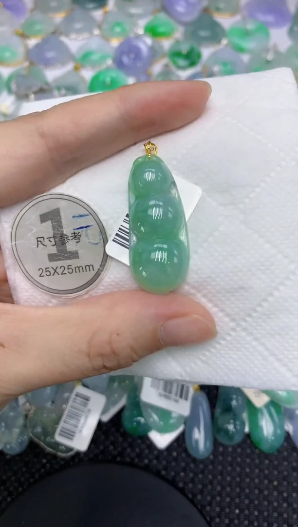 颈饰18K金镶嵌翡翠11111111111