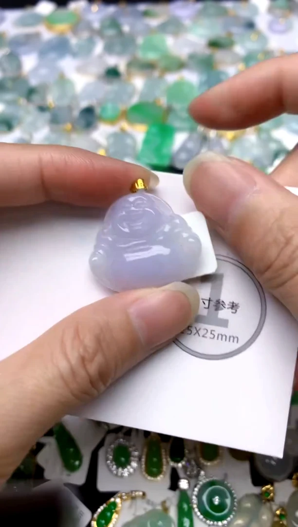 颈饰18K金镶嵌翡翠天然A货翡翠