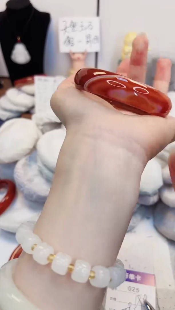 【闪购商品】石英质玉手镯未镶嵌25-玛瑙-圈口58