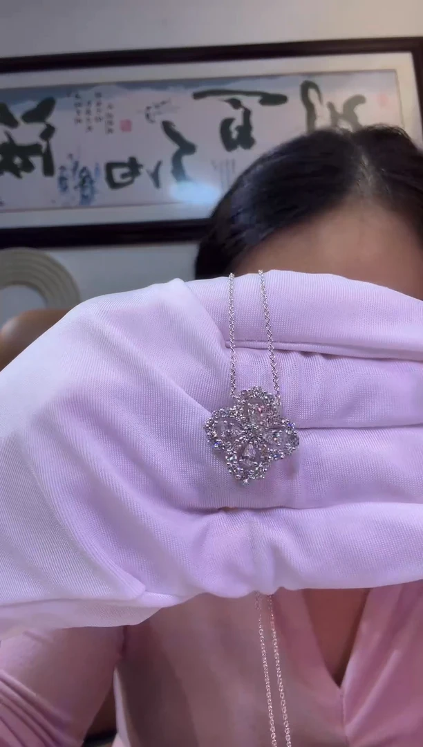 18K金镶嵌项链实验室培育钻石项链