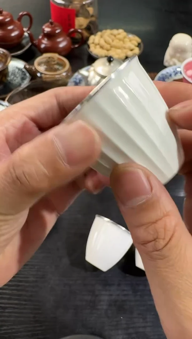 【闪购商品】呆坐 瓷包银杯----------