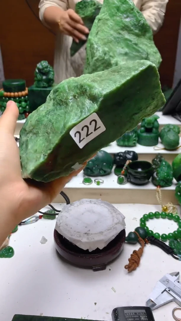 未镶嵌和田玉（碧玉）珠宝半成品1