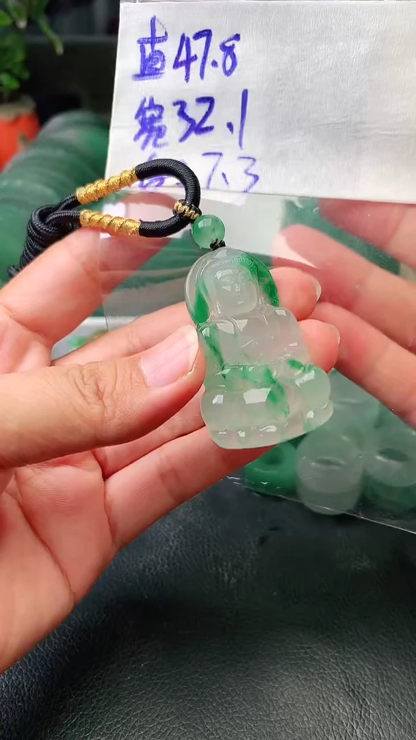 定制石英质玉（非洲翠）观音