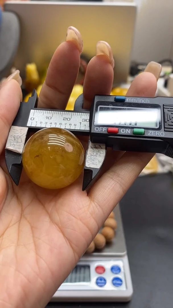 琥珀未镶嵌珠宝奇石2568