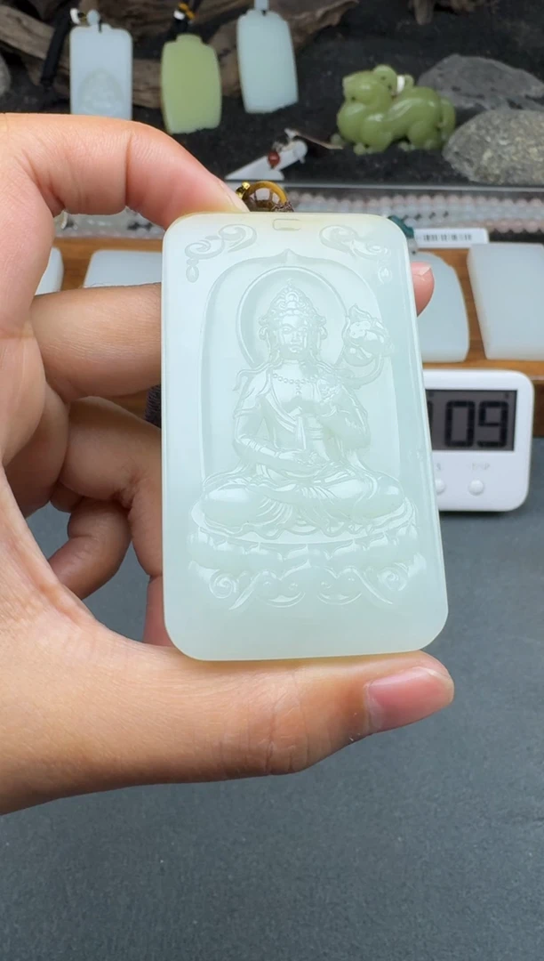 颈饰未镶嵌和田玉1