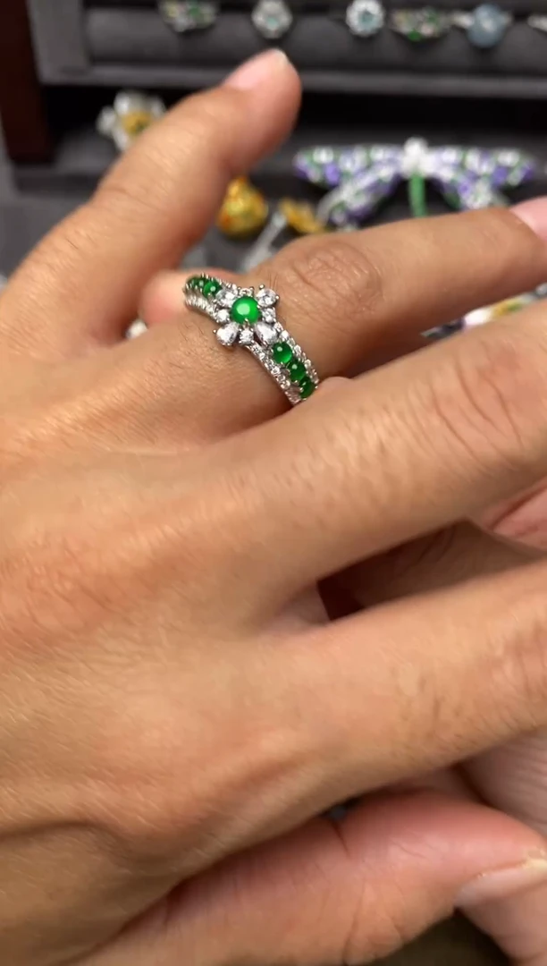 银S925镶嵌戒指翡翠排戒