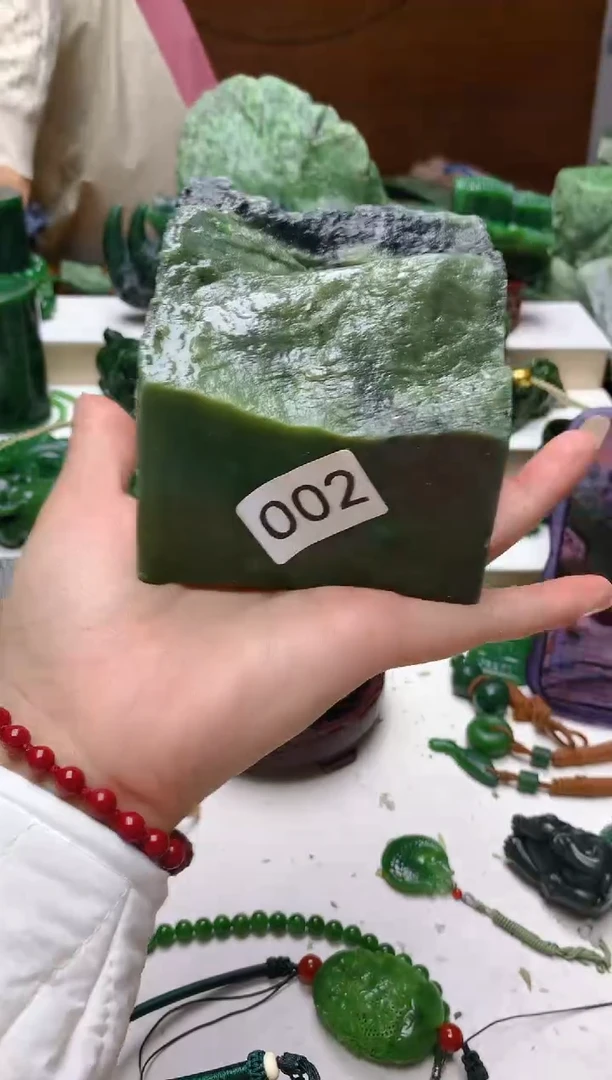 未镶嵌和田玉（碧玉）珠宝半成品1