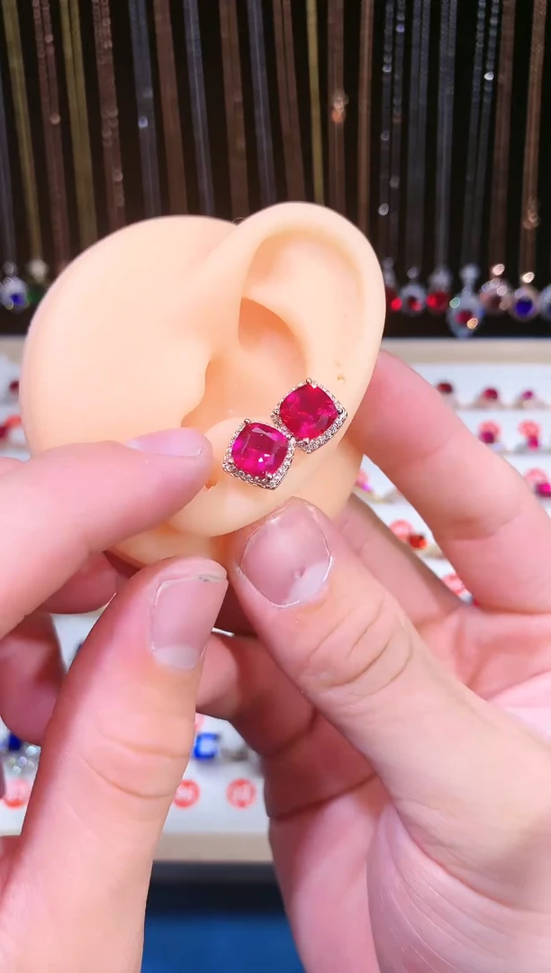 【闪购商品】红宝石耳饰银S925镶嵌11111