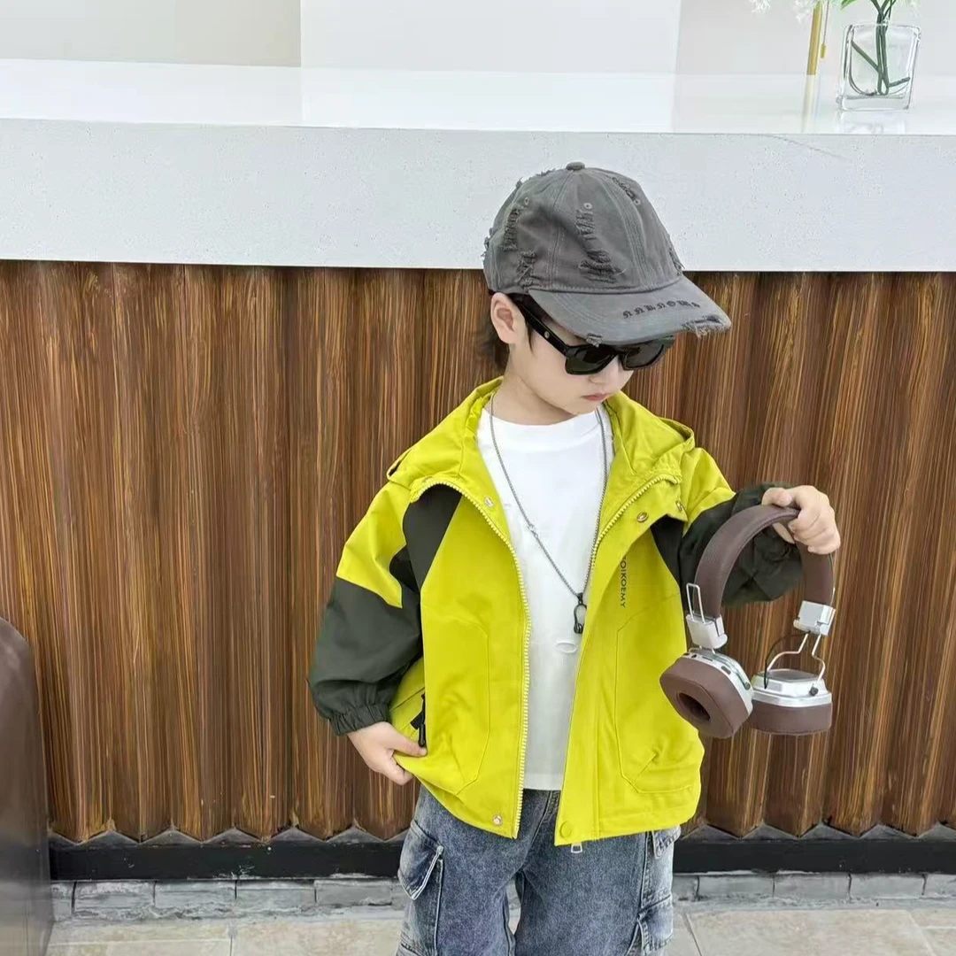 男童外套春秋款冲锋衣2025新款男孩春季防风连帽上衣宝宝帅气童装