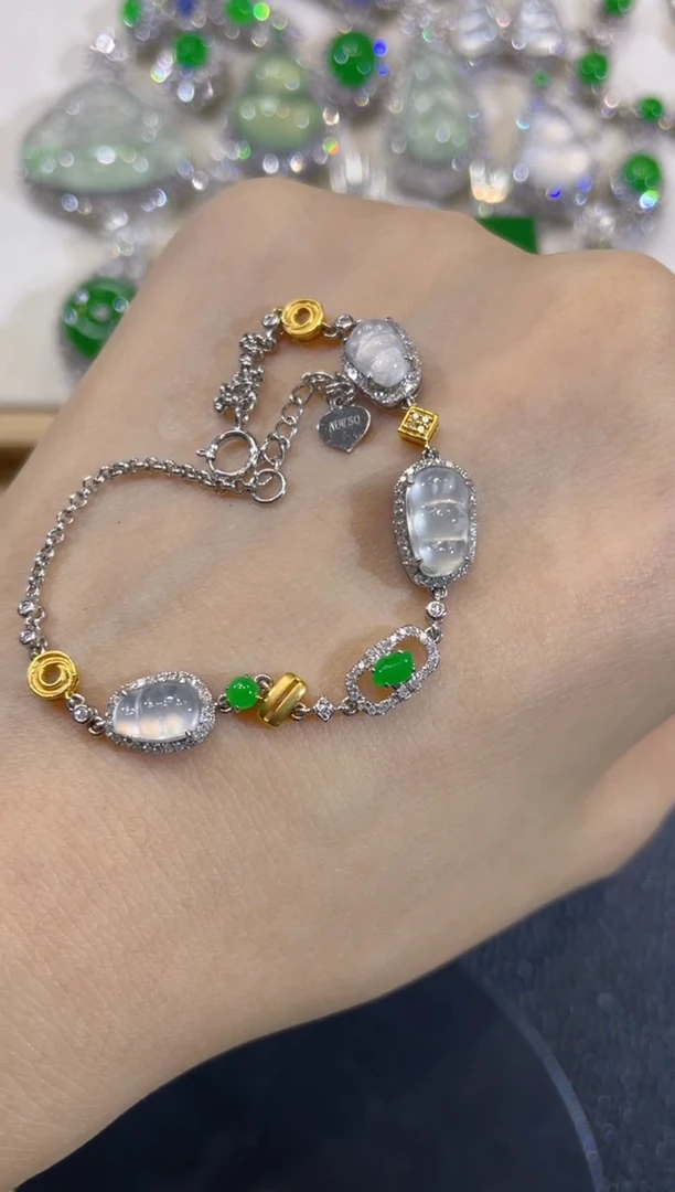 颈饰18K金镶嵌翡翠团购11