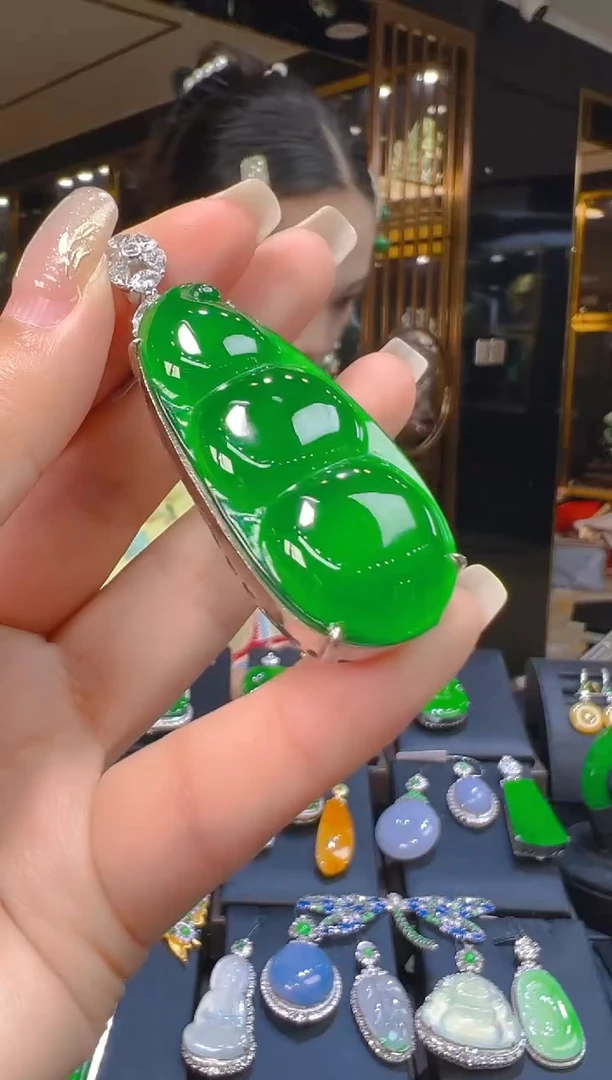 吊坠(赠链)银S925镶嵌翡翠107