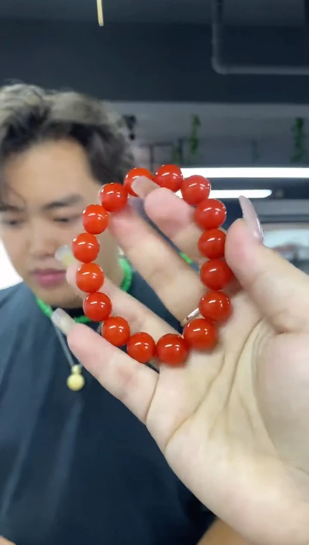 南红玛瑙手串未镶嵌多样性发其一颜色微差