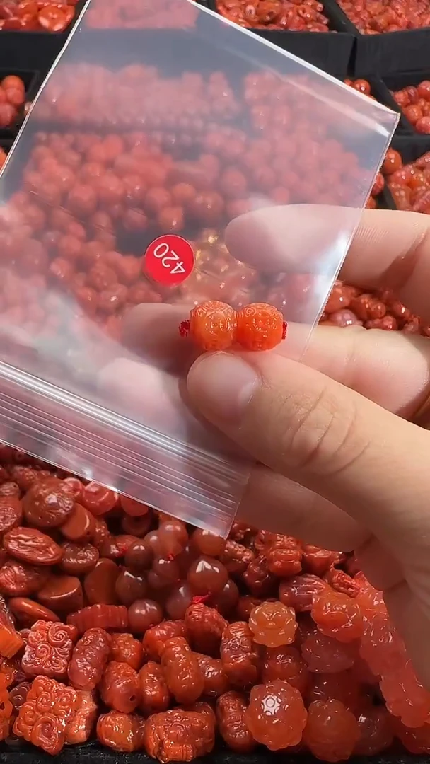 颈饰未镶嵌南红玛瑙1