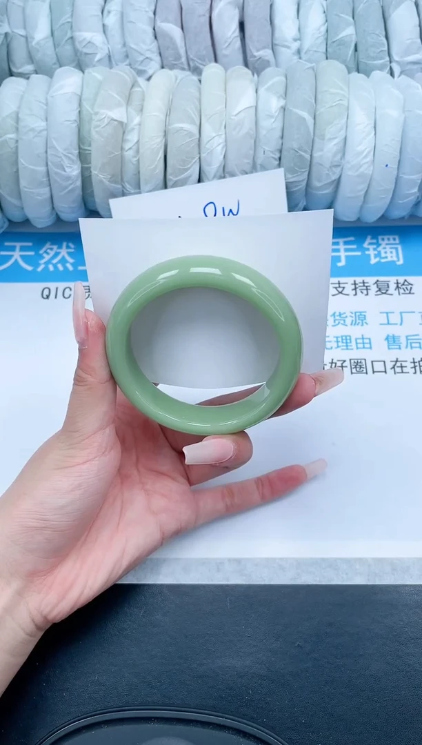 【闪购商品】石英质玉手镯未镶嵌193-59