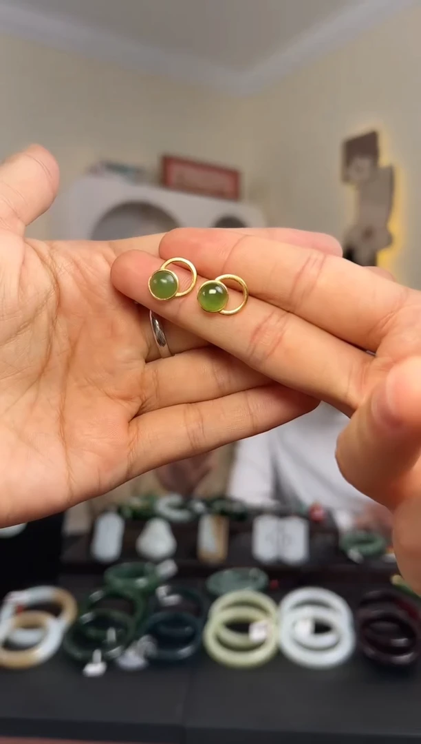 颈饰银S925镶嵌和田玉耳钉