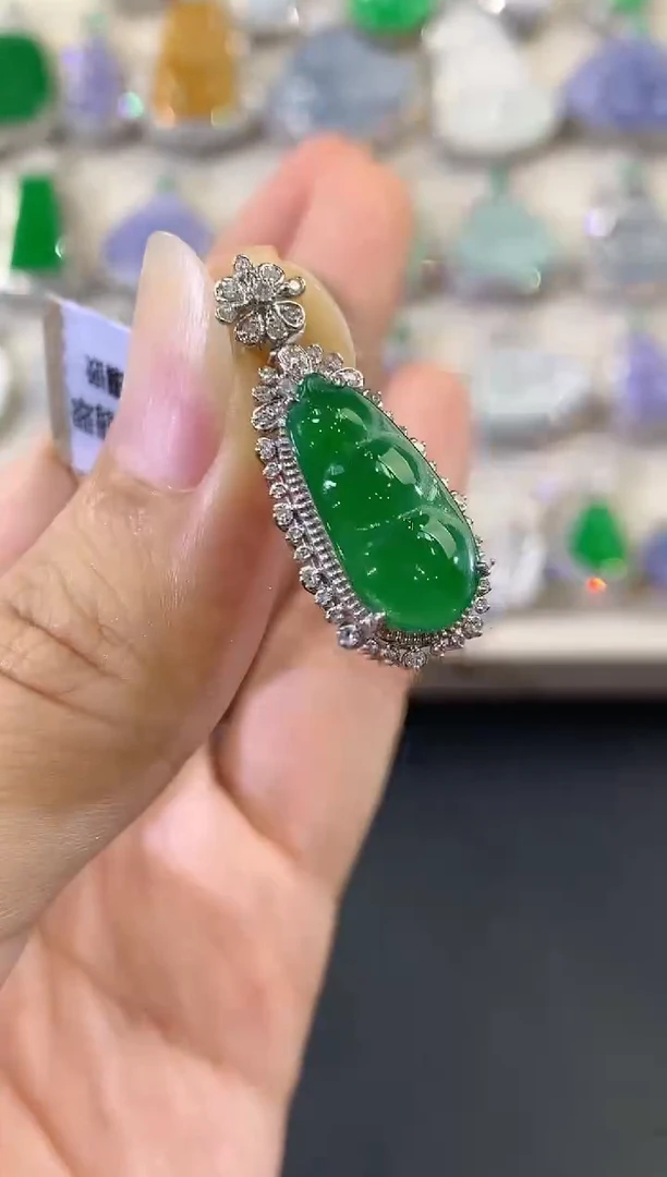 翡翠18K金镶嵌吊坠(不含链)V16