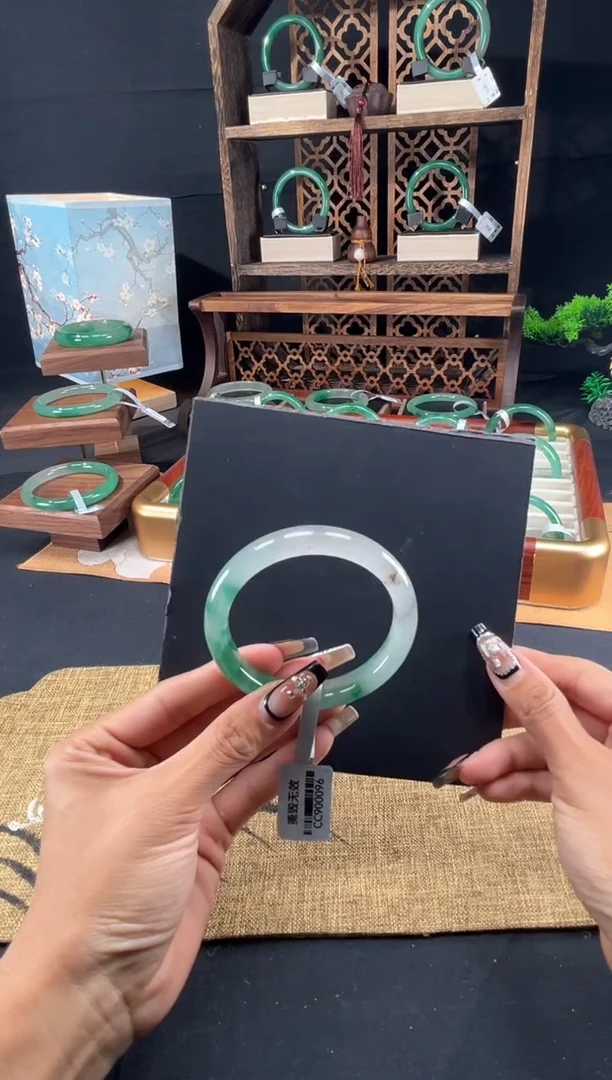 未镶嵌手镯石英质玉（非洲翠）圈口58