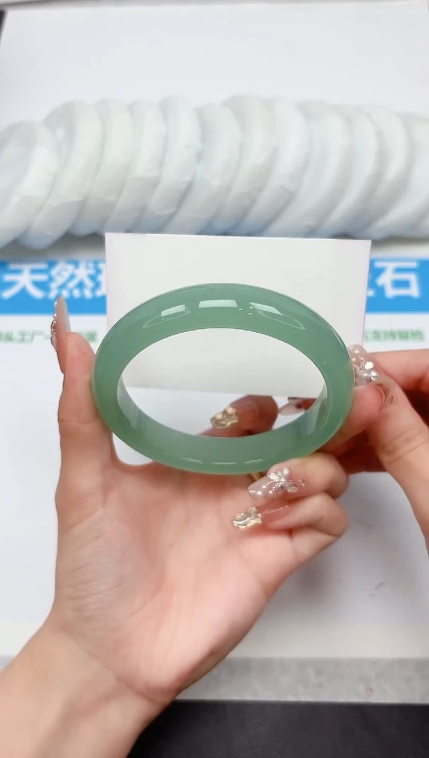 未镶嵌手镯石英质玉358-64.1
