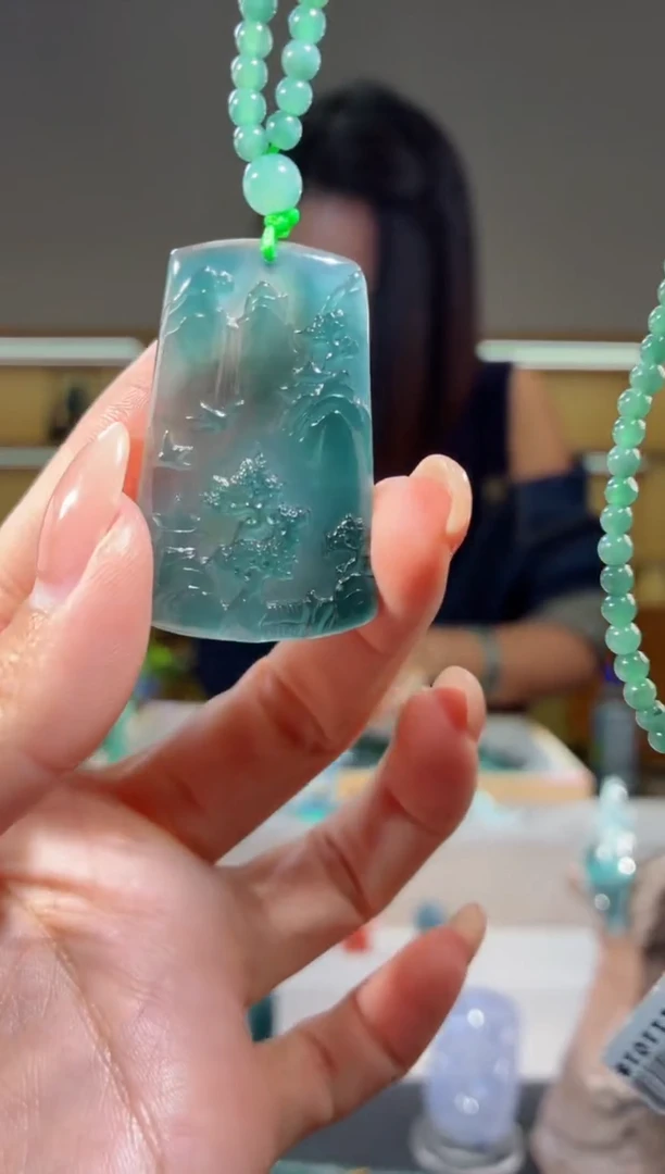 吊坠(赠链)未镶嵌翡翠山水牌（多样性发其一）