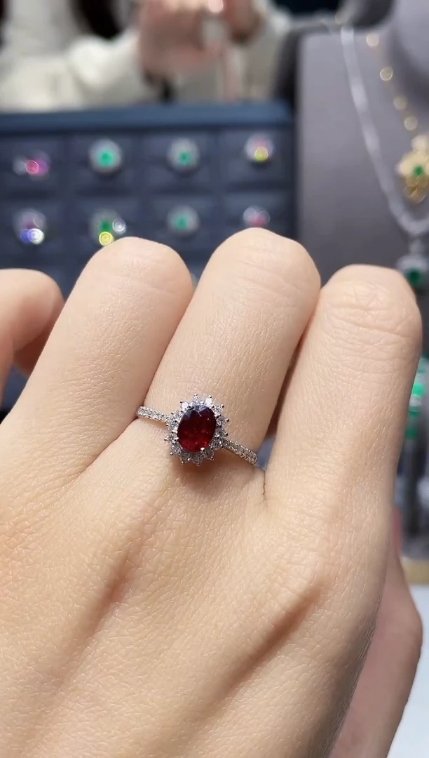 【闪购商品】红宝石戒指18K金镶嵌0.65克拉
