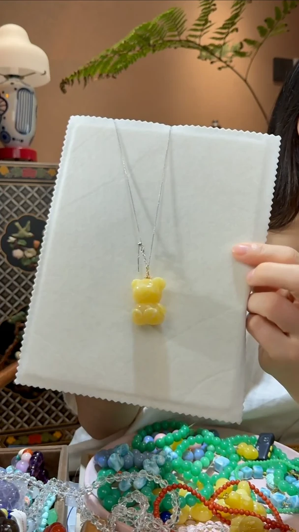 蜜蜡吊坠(不含链)18K金镶嵌潍****房天然蜜蜡小熊吊坠赠银链