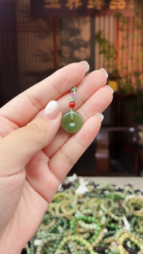 和田玉未镶嵌颈饰拍一发一